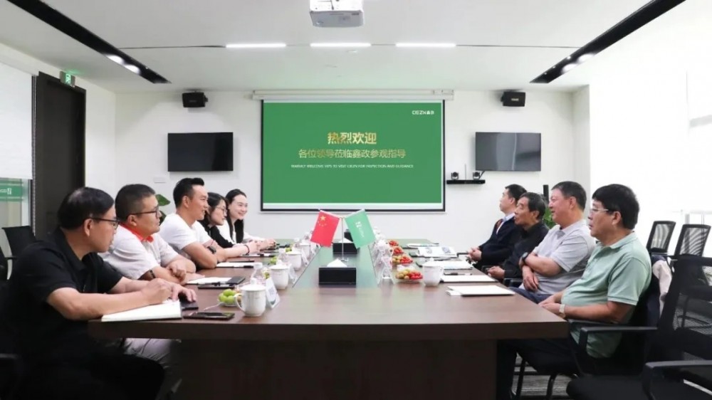 中国模板脚手架协会理事长陆贻杰一行来访交流