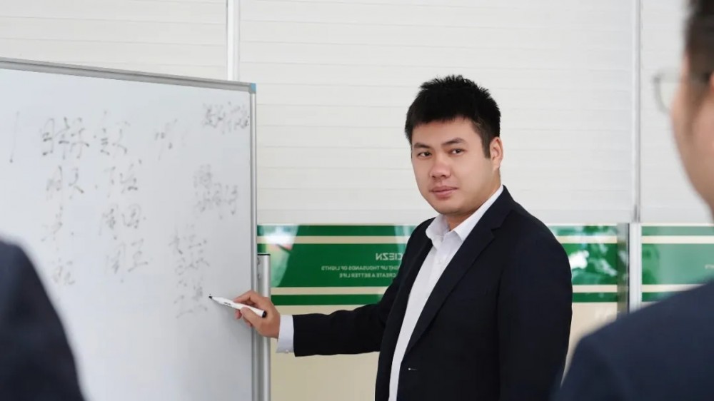 “鑫”有榜样，行有方向丨邓毅：以责任与精细铸就卓越